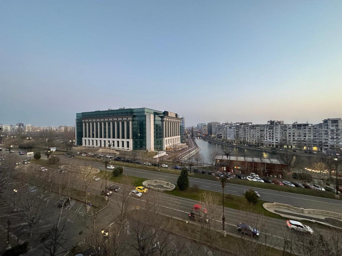 Unirii Lake Tribunal Bukarest Exteriör bild
