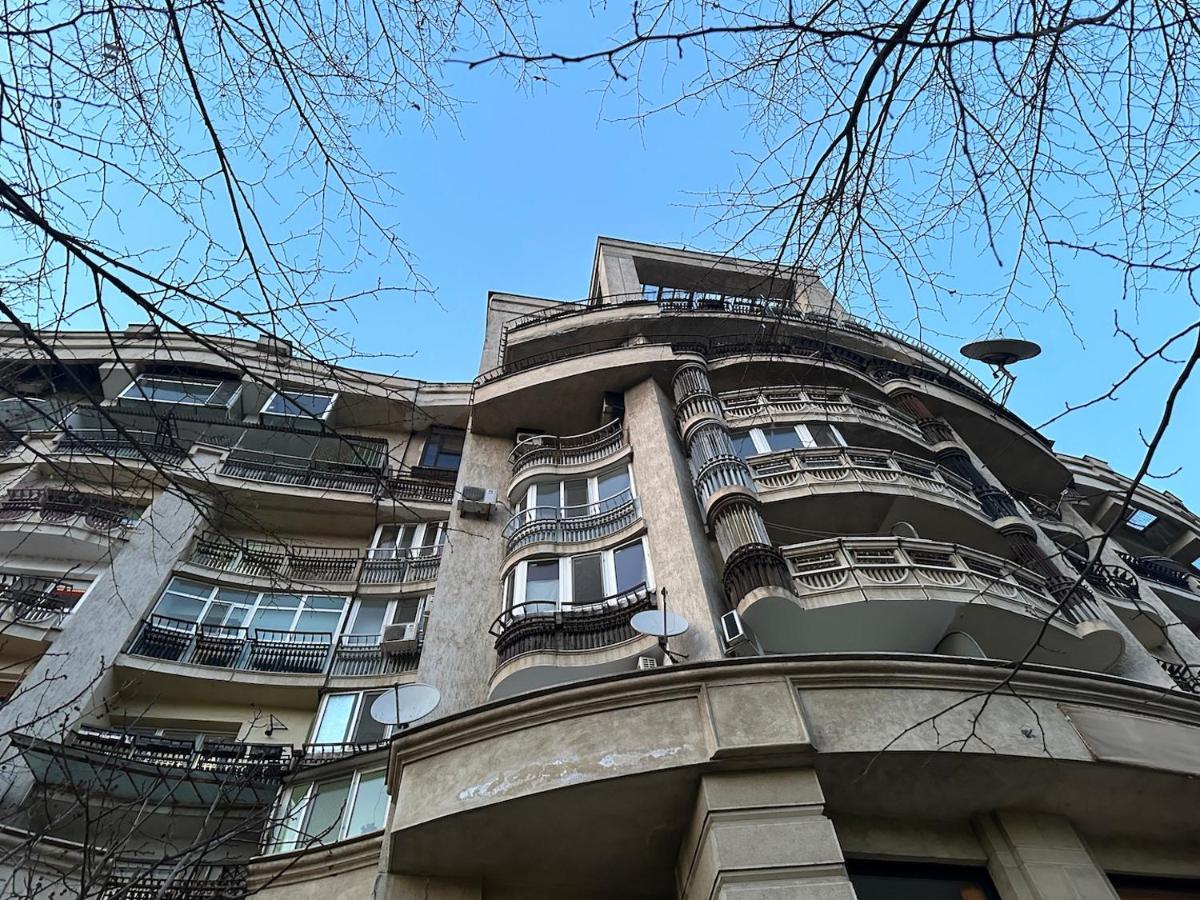 Unirii Lake Tribunal Bukarest Exteriör bild