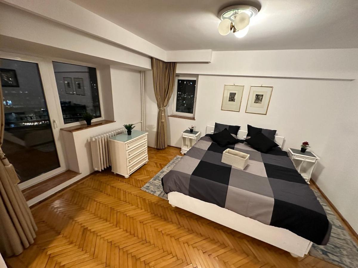 Unirii Lake Tribunal Bukarest Exteriör bild