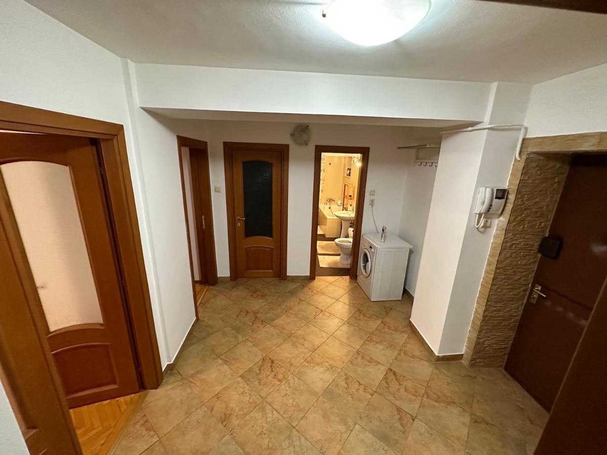 Unirii Lake Tribunal Bukarest Exteriör bild