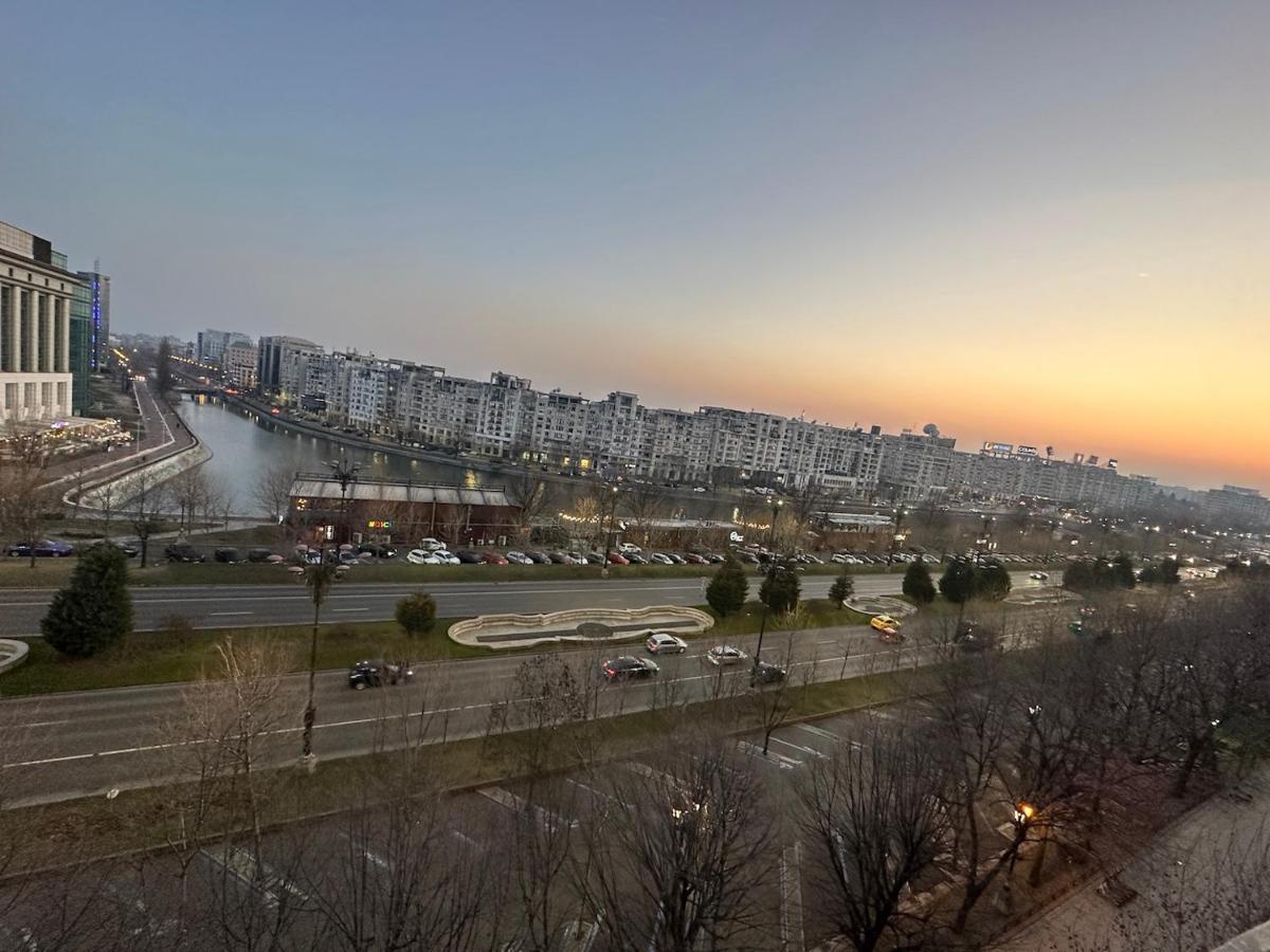 Unirii Lake Tribunal Bukarest Exteriör bild