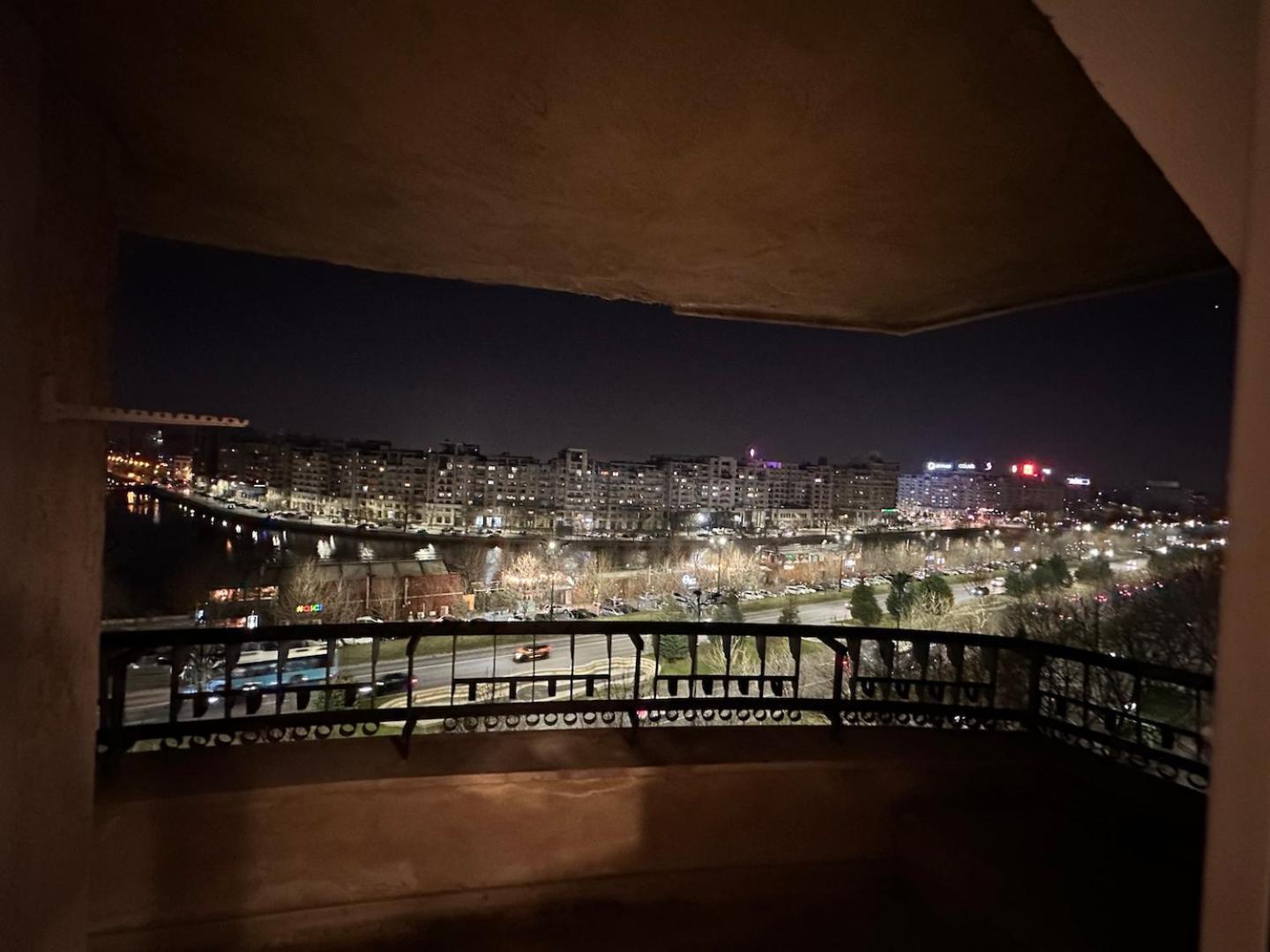 Unirii Lake Tribunal Bukarest Exteriör bild
