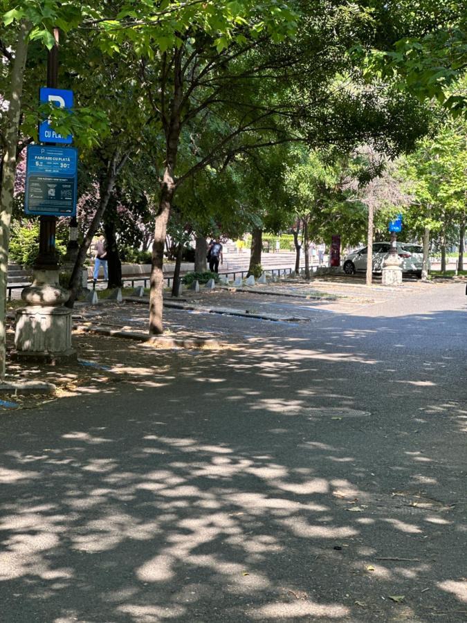 Unirii Lake Tribunal Bukarest Exteriör bild