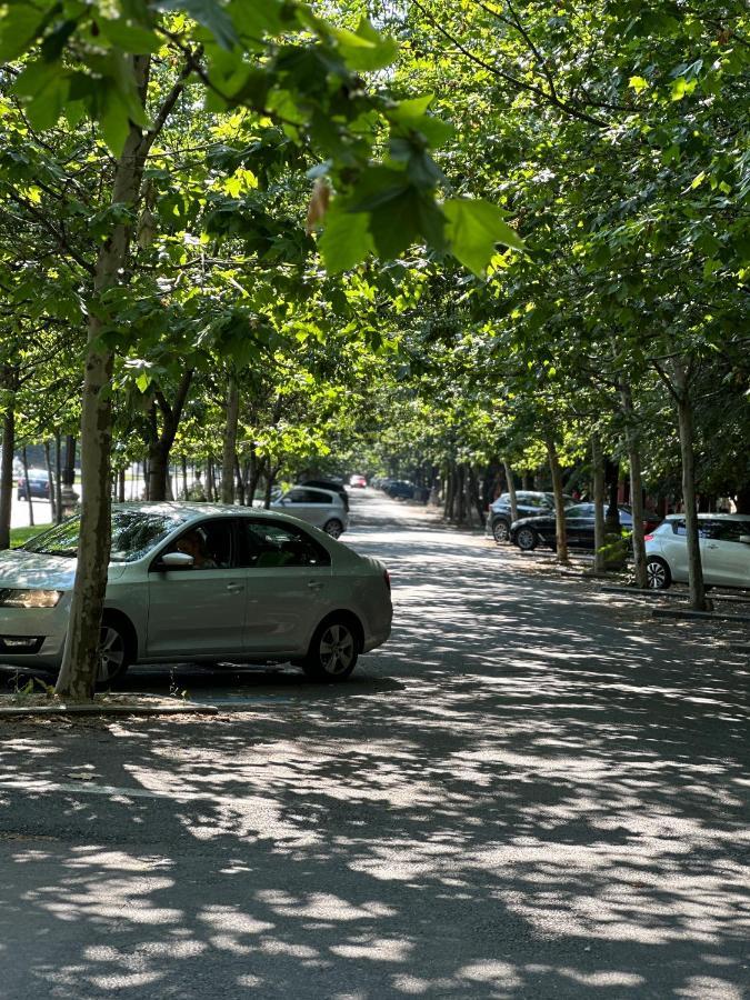 Unirii Lake Tribunal Bukarest Exteriör bild